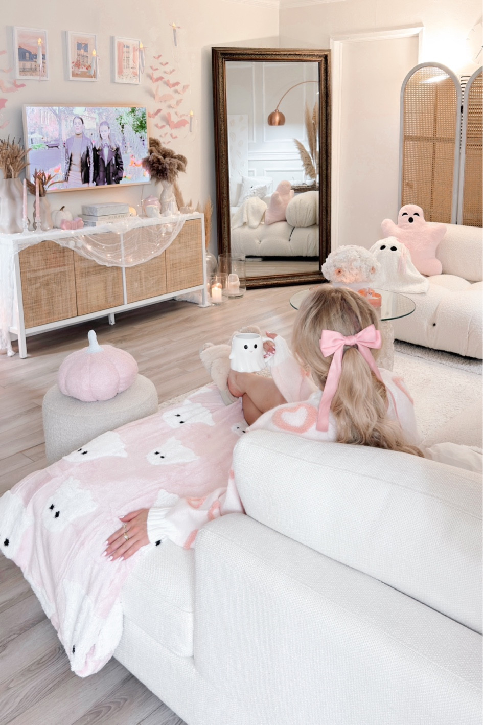 hello october 1st 🍂🧸🕯️⚖️

#LTKHalloween #LTKHome #LTKSeasonal