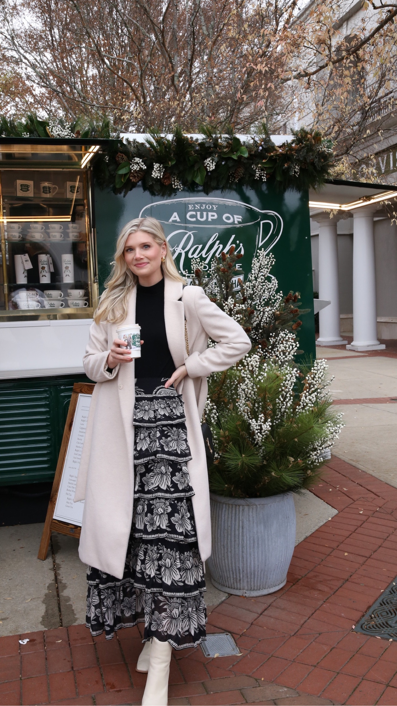 #holidaylooks #christmaslooks #holidaystyle #holidaystyle #farmrio #grandmillennial #grandmillennialdecor #grandmillennialstyle #traditionalstyle #costalgrandmother #costalliving #southernliving #southerncharm #charlottenc #bloggersunder5k #bloggersofinstagram #bloggerstyle 

#LTKstyletip #LTKSeasonal #LTKHoliday