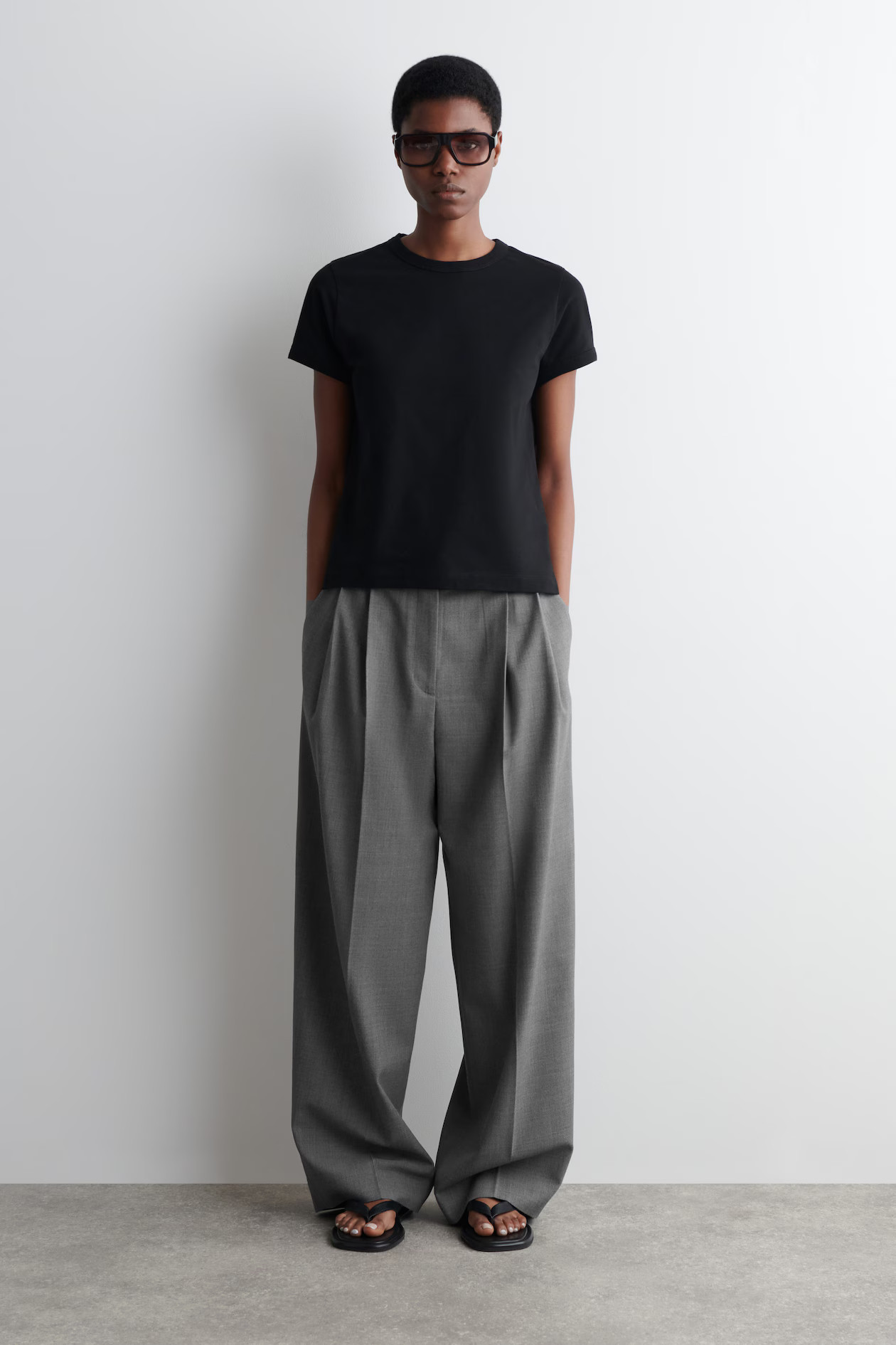 SHRUNKEN RINGER T-SHIRT - BLACK | COS | COS (AU)