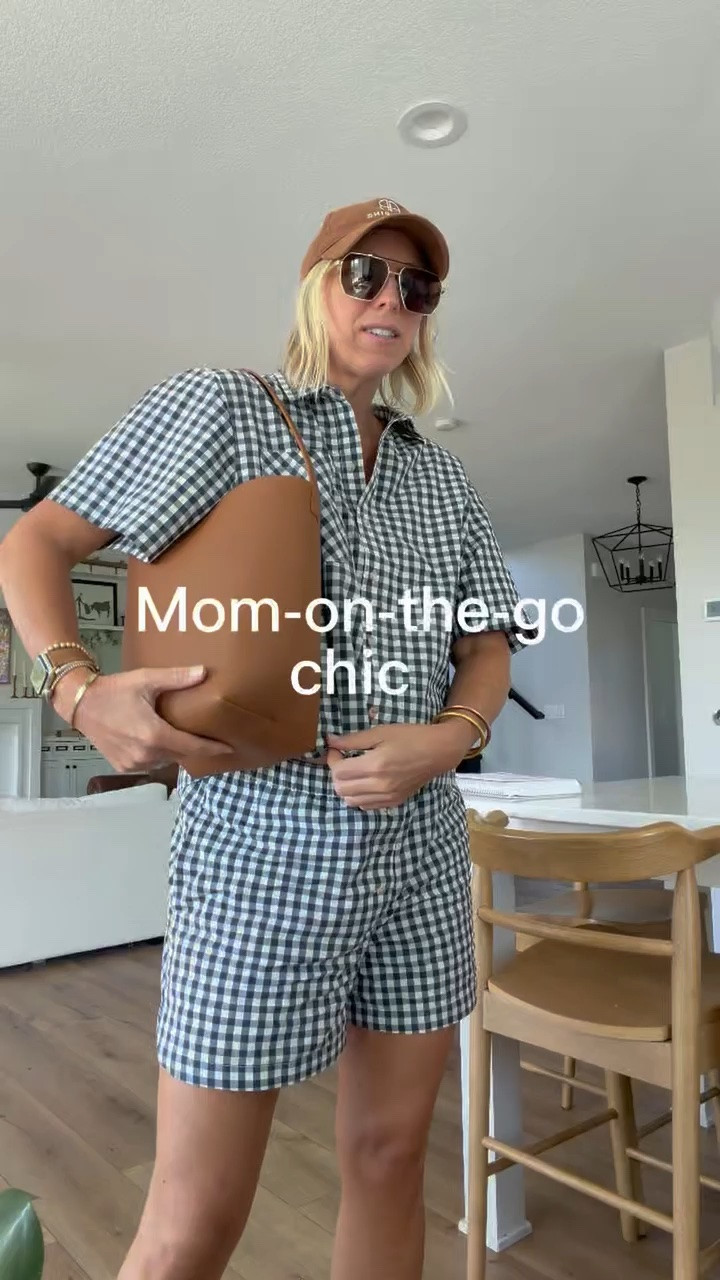 Mom on the go chic!

#LTKootd #LTKmomlife #LTKOver40