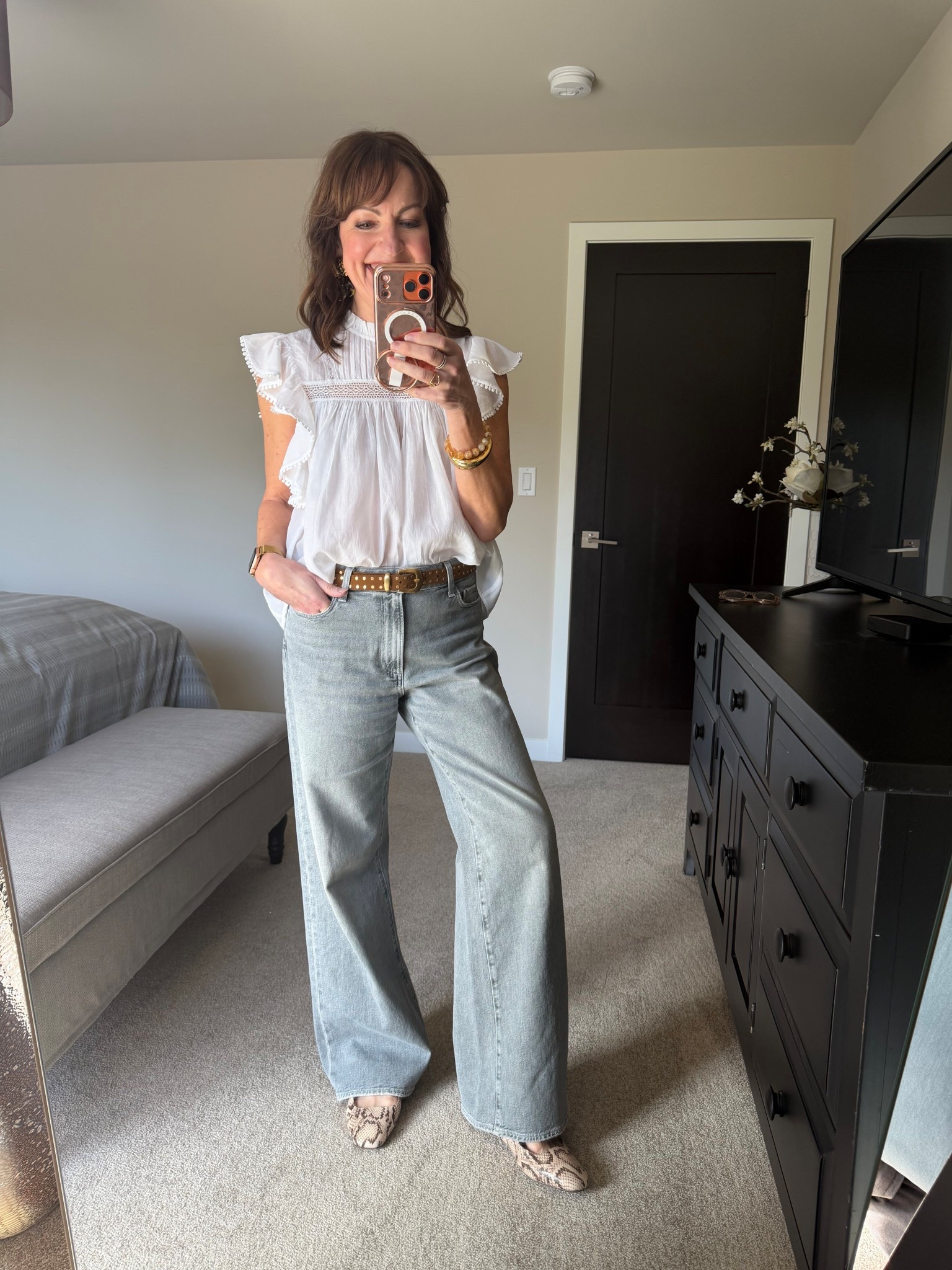 Outfit I wore to church then kept on for the Third Day and Zach Williams concert!

H&M, white blouse, Paige Anessa, gray jeans, Naturalizer, snakeskin flats 

#LTKgrwm #LTKdayinmylife #LTKootd