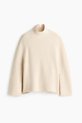 H & M - Knitted turtleneck cape - Light Beige | H&M (UK, MY, IN, SG, PH, TW, HK)