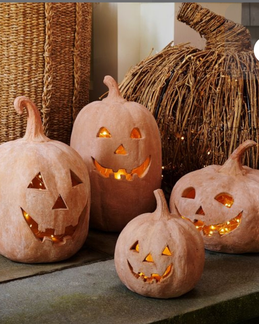 Halloween decor 💀🎃👻🕷️🕸️

#halloween #decor #discover

#LTKSeasonal #LTKStyleTip #LTKHome