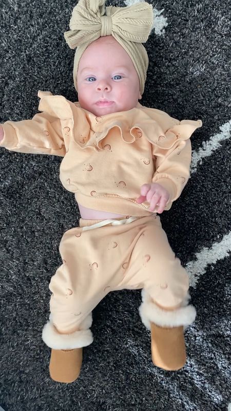The cutest little sweat suit from Quincy Mae 💕 Runs true to size, she’s wearing 0-3 months 

Baby girl outfit, baby girl clothing, Quincy Mae, sweatsuit, fall baby clothing, spring baby clothing, winter baby clothing, baby Uggs 

#LTKfamily #LTKSeasonal #LTKbaby