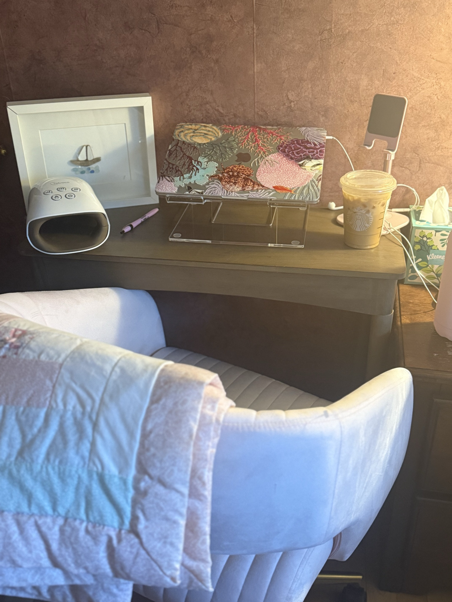 Work from home complete with an afternoon coldbrew. 

#LTKdayinmylife #LTKPetite #LTKHome