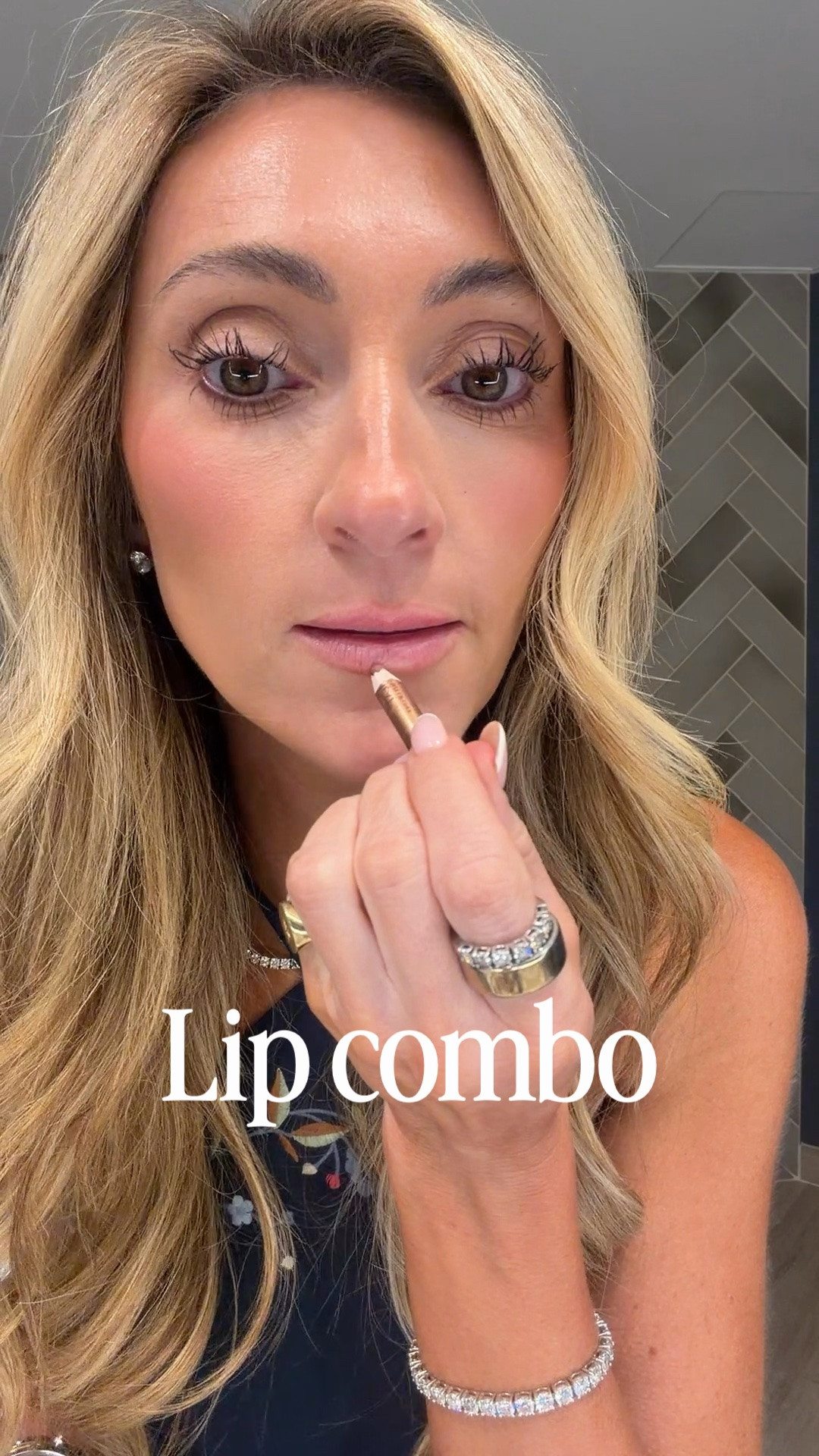 Lip liner “love trap”
Lipstick “ pillow talk fair”
Lipgloss “447”

This lipgloss is gorgeous and feels soo nice!

#LTKgrwm #LTKmorningroutine #LTKBeauty
