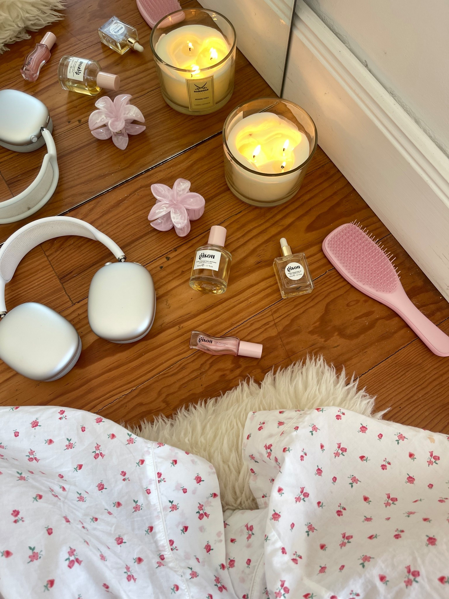 soft girl essentials 🌸🎀🍓 #softgirl #thatgirl #beauty 

#LTKHome #LTKBeauty