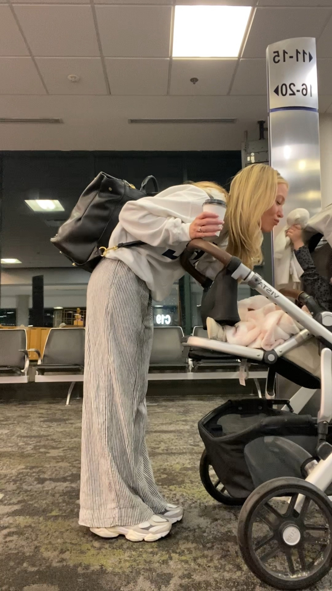 travel fit feat. $25 target pants !! 🖤    

#LTKfindsunder50 #LTKtravel #LTKshoecrush