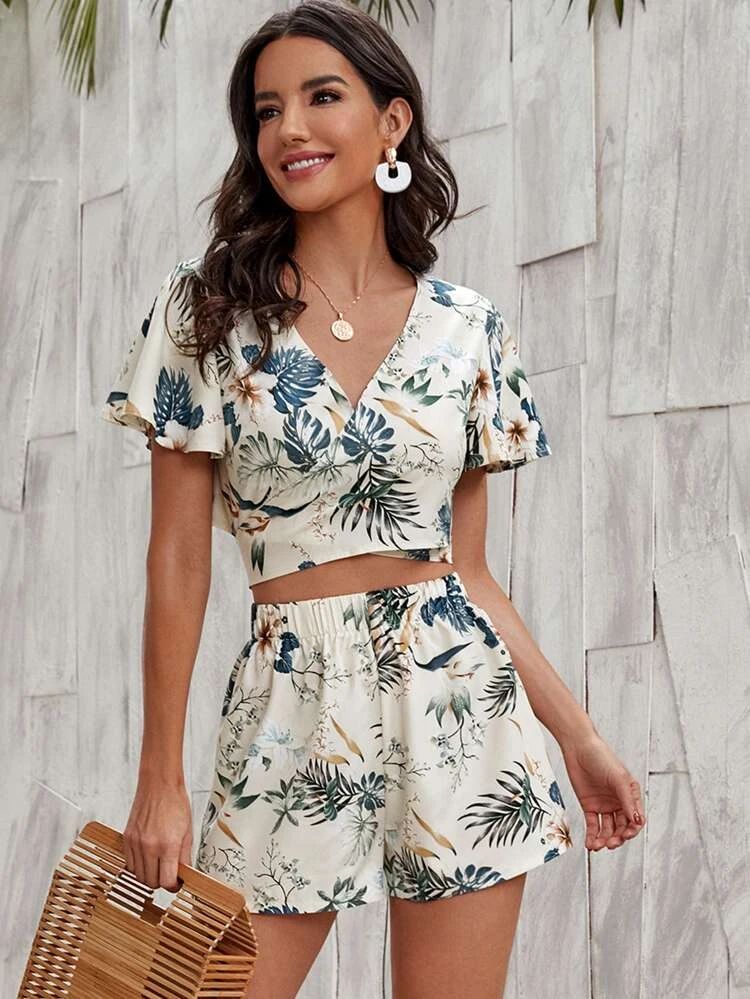 Floral And Tropical Print Crop Wrap Top With Shorts | SHEIN