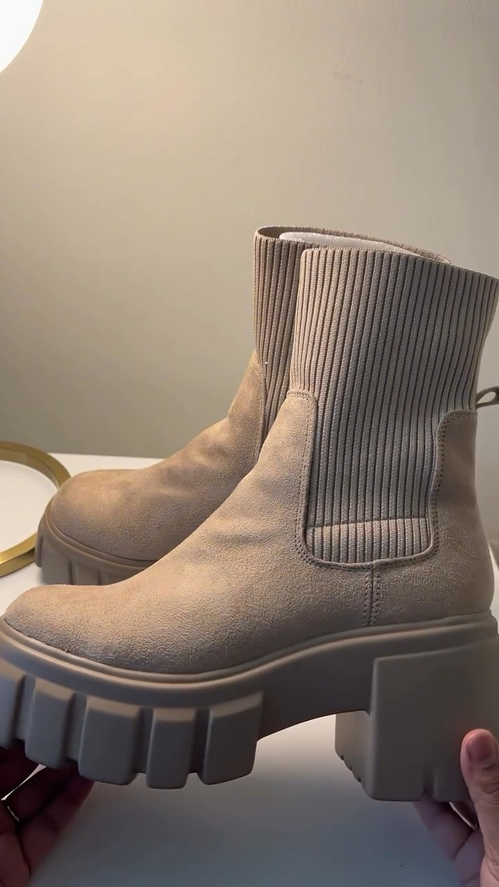 Unboxing the “FITORY Women’s Chelsea Platform Ankle Boots Lightweight Elastic Chunky Heel Lug Sole Trendy Booties” from @fitoryshoes.official available at @amazonfashion 🥾

Boots linked on my LTK page. 

#fitoryshoes #amazonfinds #amazonfashion #amazondeals #ltkfashion #ltkunder50 #ltkit #ltkshoes #ltkseasonal #fallfashion #fallstyle #ugccreator #ugccontentcreator #ugcmarketing #unboxing