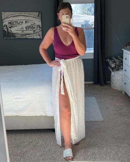 Wearing a size large swimsuit-should have sized down to a medium.

#beach #beachwear #swimwear #vacationoutfits #vacationstyle #swim #coverup #target #targetfinds #targetswim #amazon #springbreak #springbreakoutfits #sandals #beachbag #sunnies #sunglasses #springbreakstyle #resortwear

#LTKunder50 #LTKU #LTKswim