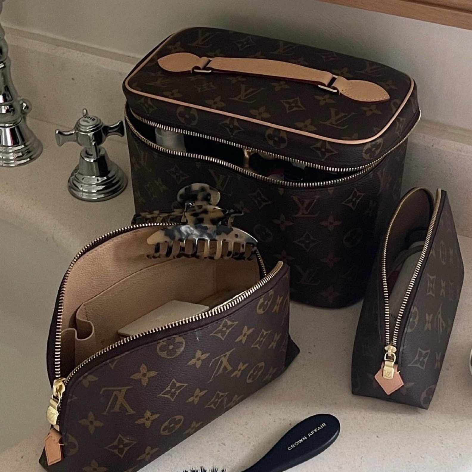 
My make up routine for every day! Tried & true favorites of mine!
beauty, make up, make up routine, eye shadow, blush, setting spray, 
mascara, lipstick, lipgloss 

#LTKBeauty #LTKmorningroutine