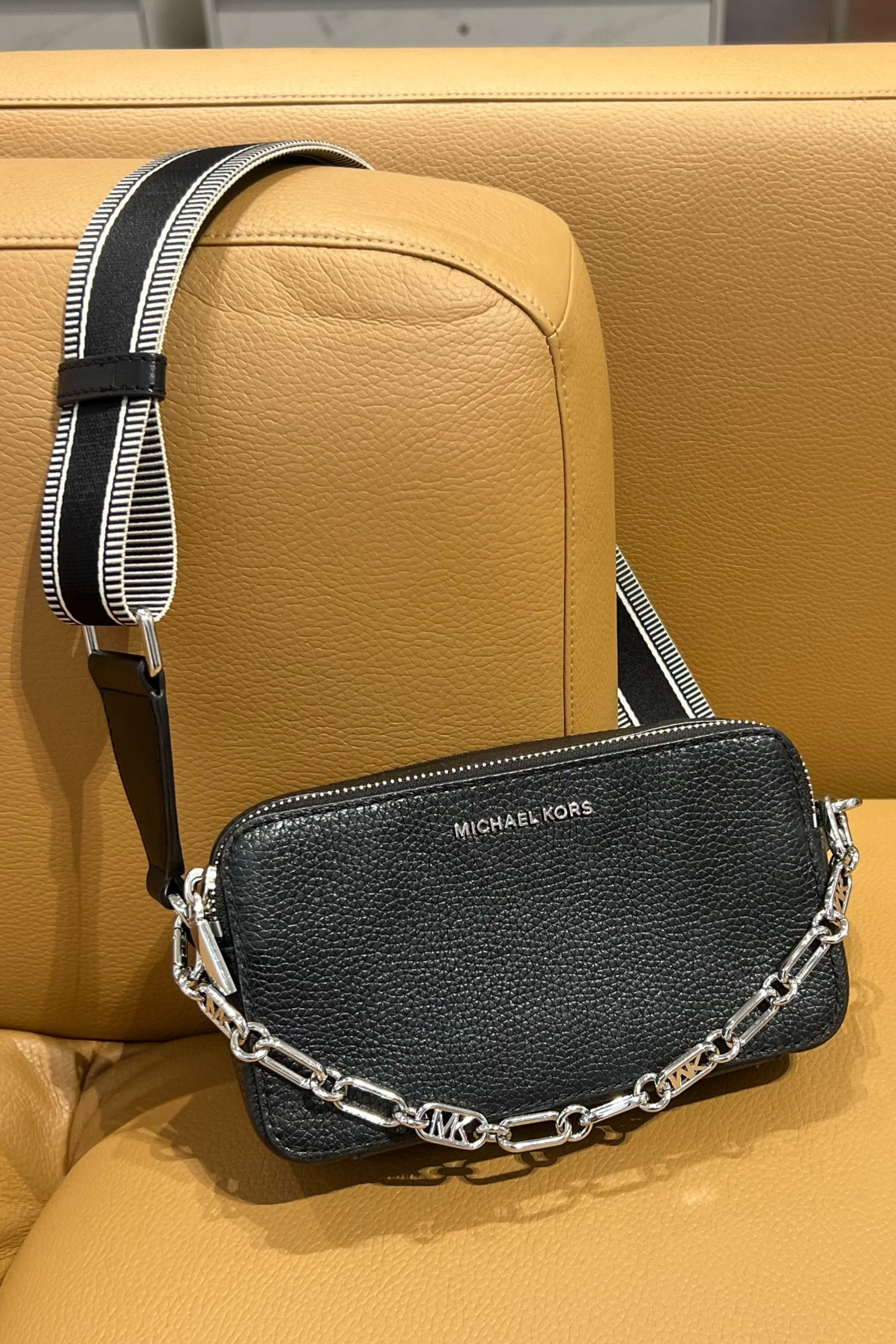 Jet Set Small Pebbled Leather Double-Zip Camera Bag

#LTKstyletip #LTKitbag