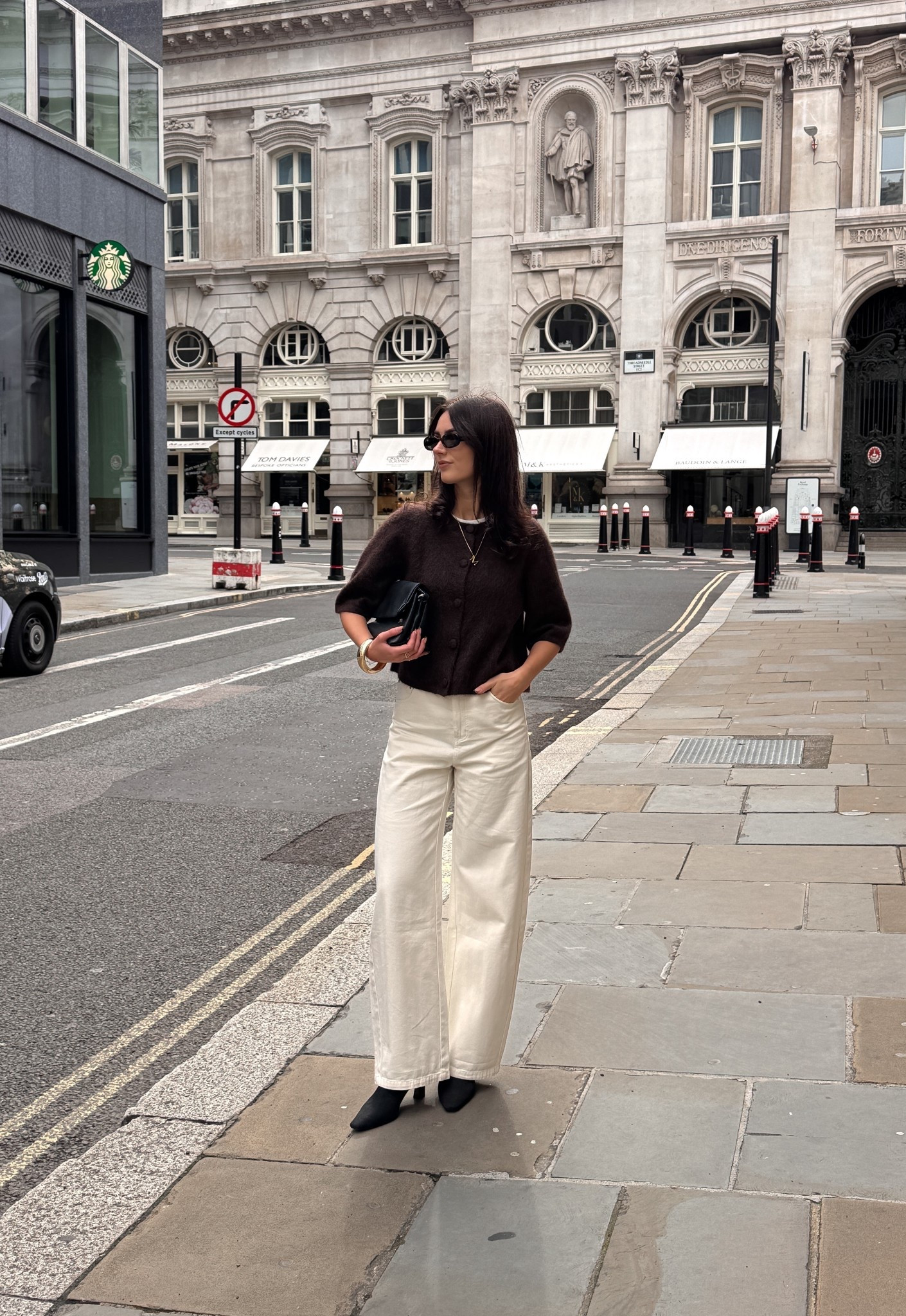 Brown cardigan & white jeans 

#LTKautumn #LTKeurope #LTKuk