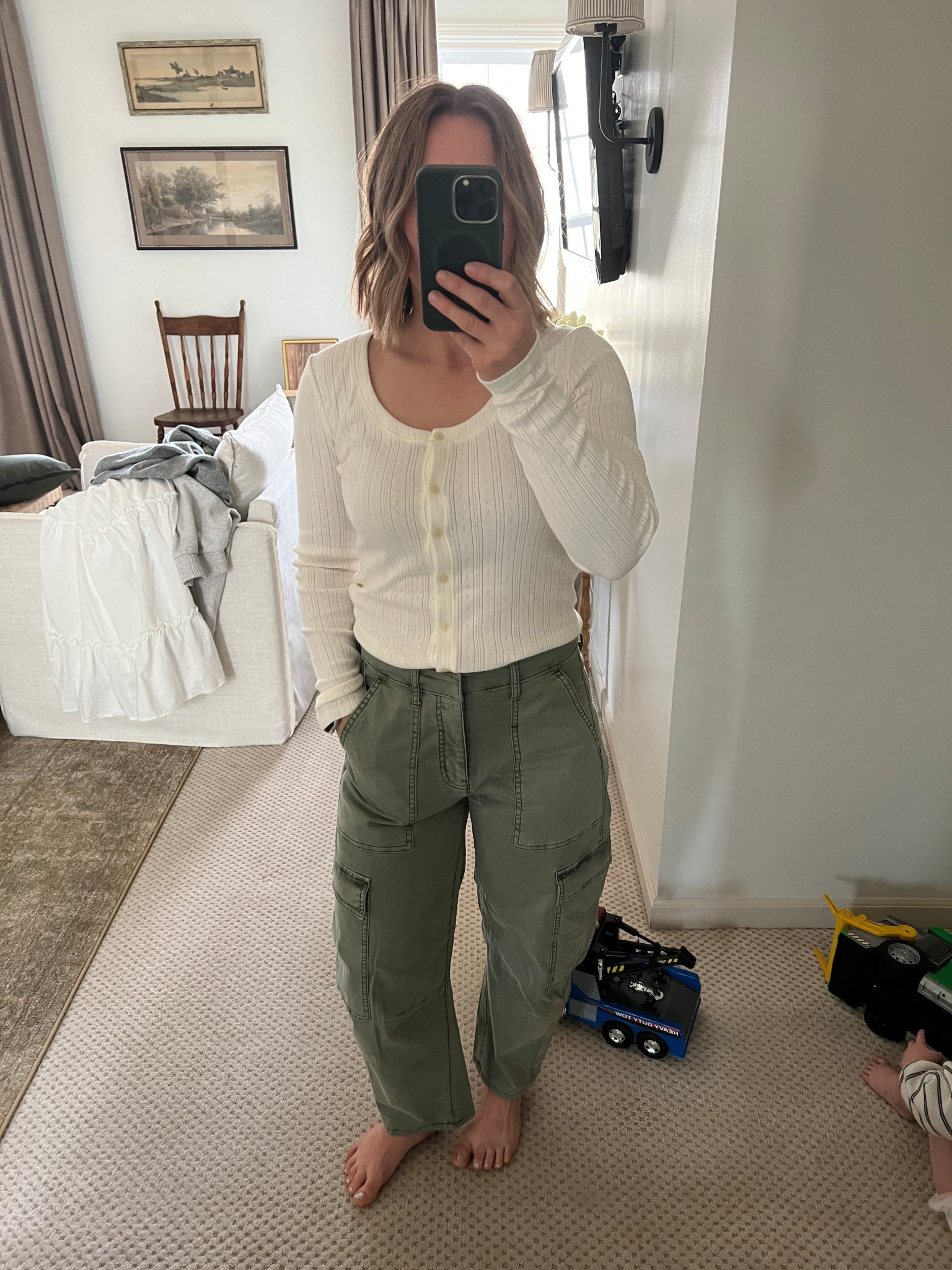 Utility pants
Cargo pants 
Petite friendly 
Sale

#LTKSaleAlert #LTKPetite #LTKFindsUnder50