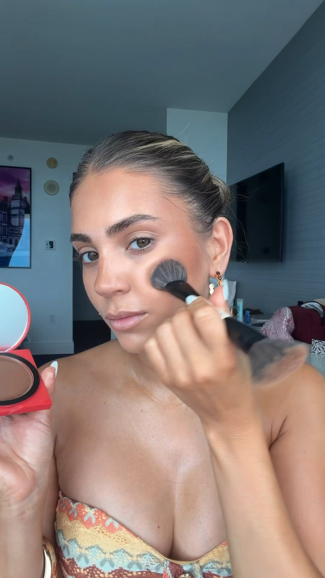 I actually do really love her now, but dang @hungvanngobeauty I was not expecting this level of pigment lol 😝 she’s actually gorg and unlike any other makeup in my collection 

From @hungvanngo tansculpt in shade ambitious 

#makeupfail #newmakeup #comedy #fixmakeup #newmakeuplaunches

#LTKgrwm #LTKBeauty #LTKvlog