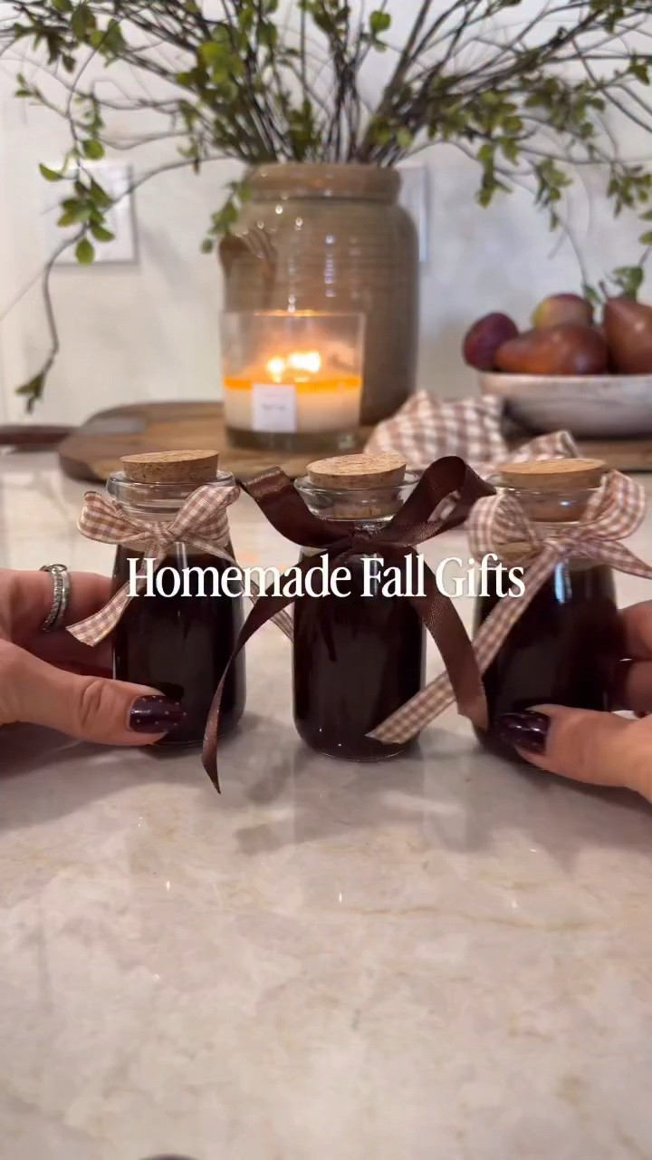 These homemade pumpkin spice gifts are the cutest little idea for fall! 🍂🎀

Homemade pumpkin spice syrup and pumpkin chocolate chunk granola, packaged up in little jars and bags with a bow! So easy to make and such a fun, thoughtful gift for fall hosting, hostess gifts, or even the holidays!

I actually made these for my Petals & Pumpkins party as a little gift for each guest to take home, and I loved how they turned out!

And let me tell you, I’ve been eating this granola on my yogurt bowls all week and adding the pumpkin spice syrup to my morning lattes. SO good! ☕️

Comment PUMPKIN and I’ll send you both recipes so you can make them too! 🎃https://stokedathome.com/homemade-pumpkin-spice-coffee-syrup-easy-fall-recipe/

#FallHosting #HomemadeGifts #PumpkinSpice #FallRecipes #HostessGifts