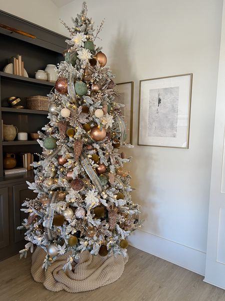 Christmas tree details, holiday decor, ornaments // 

#LTKHoliday #LTKsalealert #LTKSeasonal