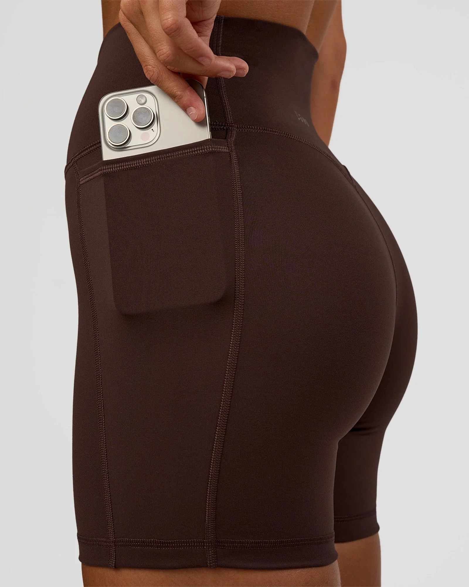 Fusion V-Contour Ultra High-Rise 6" Short Pockets - Hot Chocolate | LSKD | LSKD