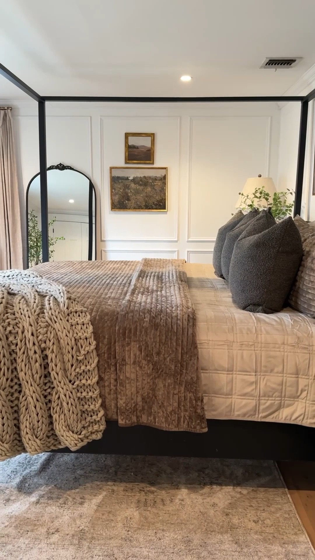 Mocha brown bedding is trending! 🤎
This cozy yet lightweight quilt set is a follower favorite. The earthy brown color looks great with my fall-inspired landscape wall art and black canopy bedframe. I’m using a large, pillow top mattress and matching boxspring.


#LTKSaleAlert #LTKmomlife #LTKHome