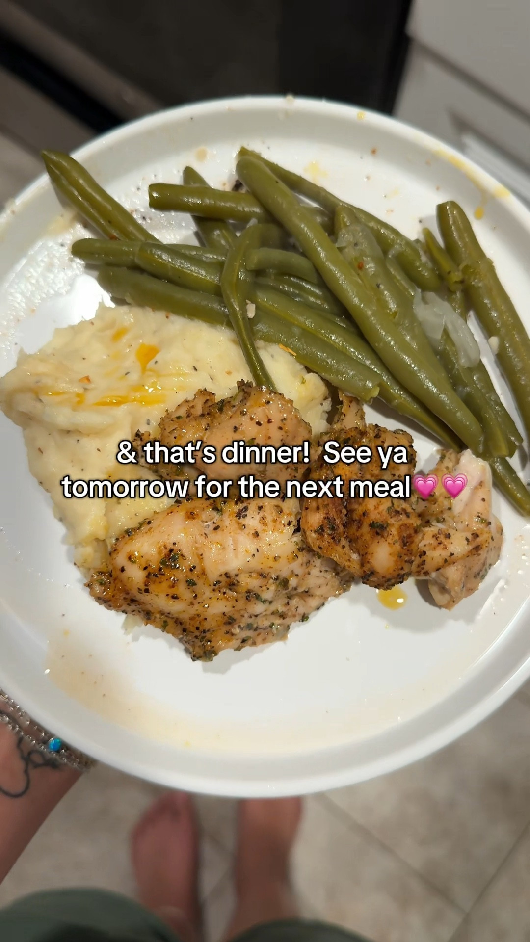 I’ve been so MIA on here, but I promise I’m back cause I have loads of content to share with yall😌😍 Here’s dinner from tonight!!💗 Baked chicken, mashed potatoes, and fresh green beans sadly not from my garden lol💗

#dinner #mealideas #dinnerideas #simplymadisynn #meals 

#LTKFindsUnder100 #LTKHome #LTKFamily
