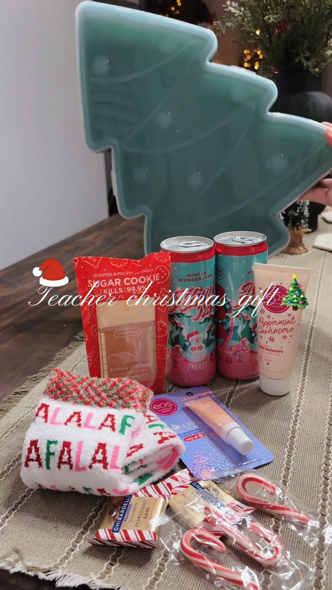 Teacher Christmas Gift 🎄🤍🙌🏼

Something cute & simple, I love gifting my girl teachers 🙌🏼 hope she loved it 🥰🤍

#LTKHoliday #LTKmomlife #LTKGiftGuide