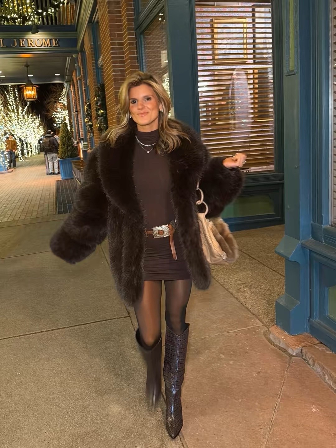 What I wore Night wine in Aspen 
Aspen winter outfit
Chocolate brown monochromatic look for winter

