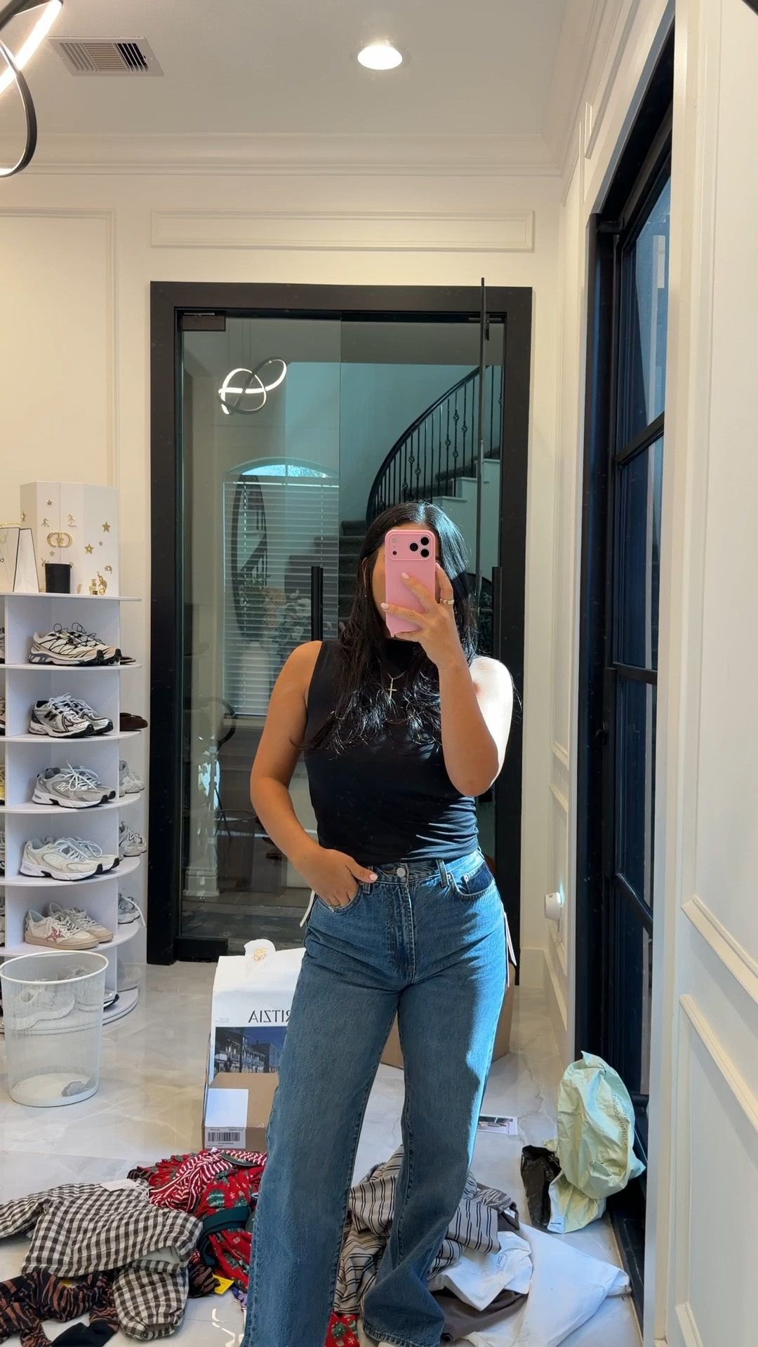 Fave jeans now come in short & I love this wash!! I’m 5 2 for reference 5 years kiss n tell bleu 

Available in long short and regular - also curve love or original 

Denim jeans 
Aritzia 
Mom jeans 
Postpartum

#LTKmomlife #LTKSaleAlert #LTKootd
