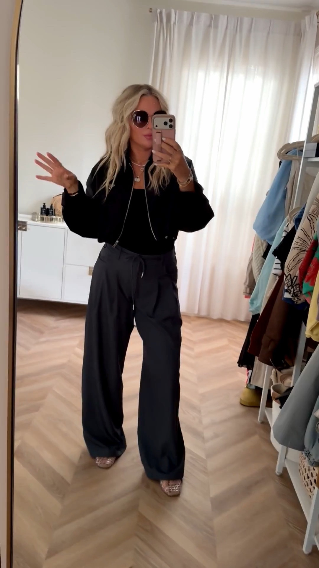 Travel OOTD- exact links below too! Having issues clicking exacts but they’re there for you + my suitcase

Travel outfit. Business casual.