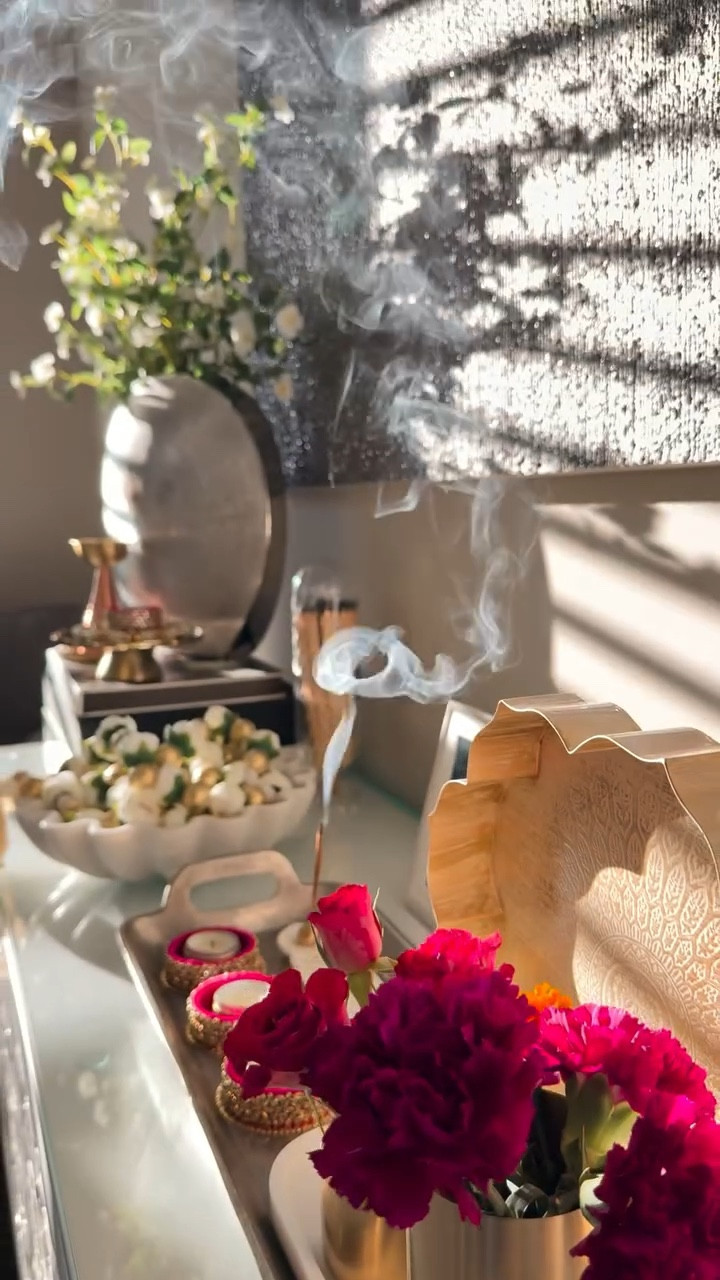 Bringing the ✨ Diwali magic ✨ into my living room with less clutter, more glow. 

Here’s how I styled my living room for Diwali - warm lights, soft florals, and festive touches that don’t overwhelm the space. If you’re into cozy, minimal-but-festive vibes, this one’s for you 💛

Comment SHOP for all the links and discount codes to shop the incredible South Asian small businesses featured here - @morgifting @theshadesofterracotta @shopheritagestory @the_diwalishop @arjunadesignstudio 
.
.
.
#diwalidecor #festivehomedecor #indianhomestyle #livingroommakeover #diwalivibes #aesthetichomedecor #diwaliglow #homedecorideas #diwali2025 #diwaliparty
diwali living room decor, minimal festive home, diwali home styling, aesthetic indian decor, cozy diwali setup, decor inspiration, how to decorate for diwali