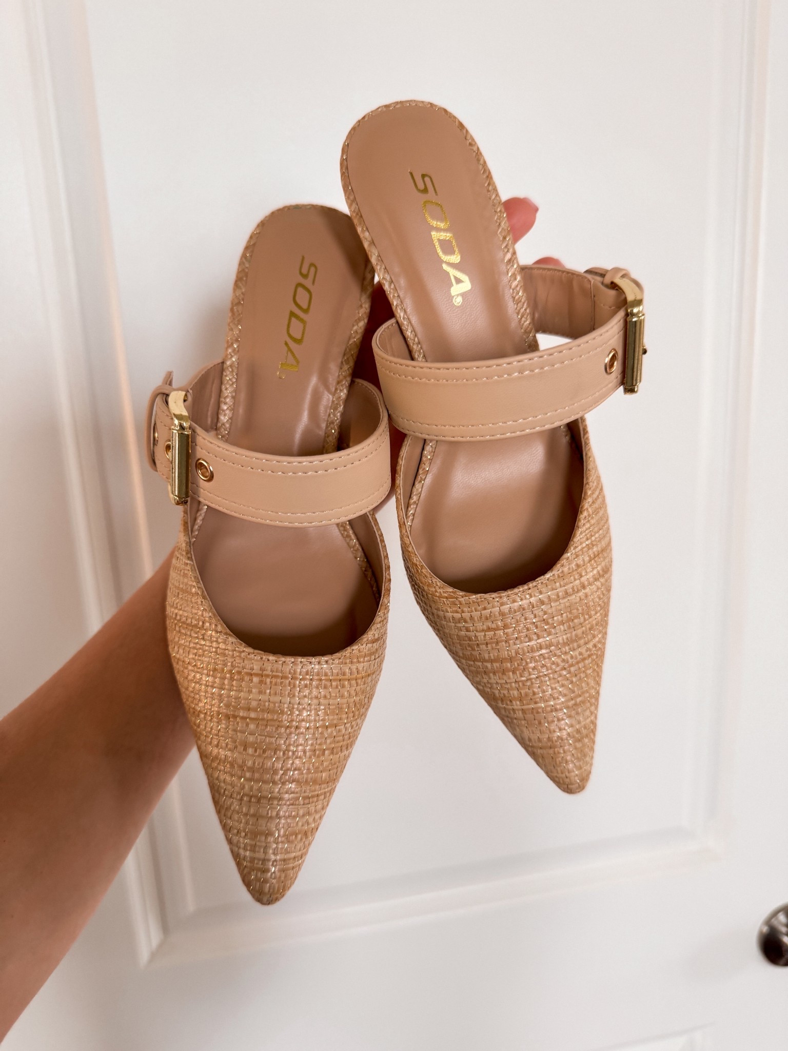 The perfect kitten heel for spring and summer with a hint of gold woven throughout 

#LTKFindsUnder50 #LTKShoeCrush #LTKSeasonal