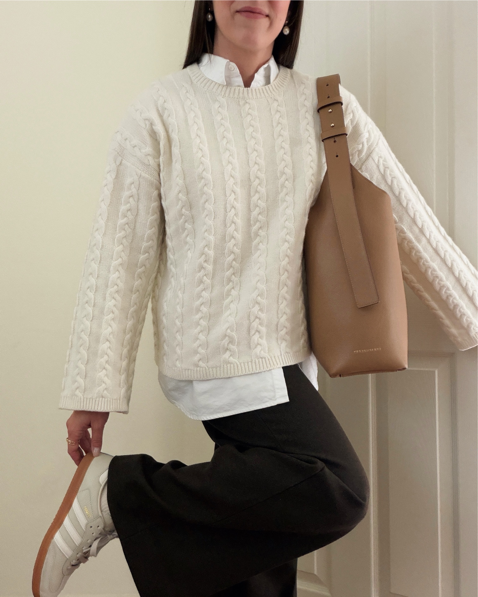 Winter outfits with the same dark brown trousers! 



#LTKootd #LTKFindsUnder100