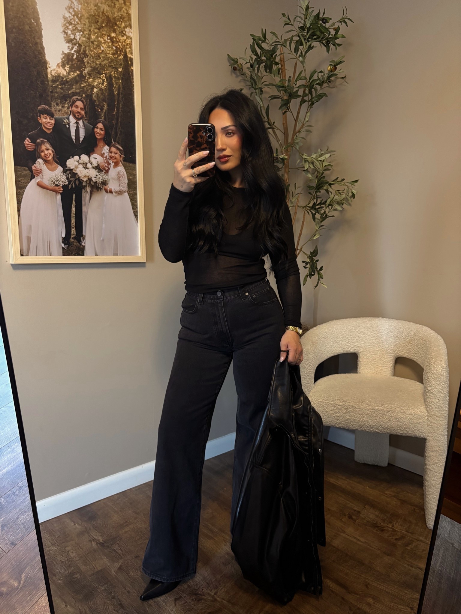 All black will always be a yes for me. 


Absolute favorite denim and these @vincecomuto boots are on SALE 
50% off!! 


Top|| Zara size small
Denim || 26 regular length
Boots || TTS 
Jacket || Zara size small


#LTKPetite #LTKootd #LTKgrwm