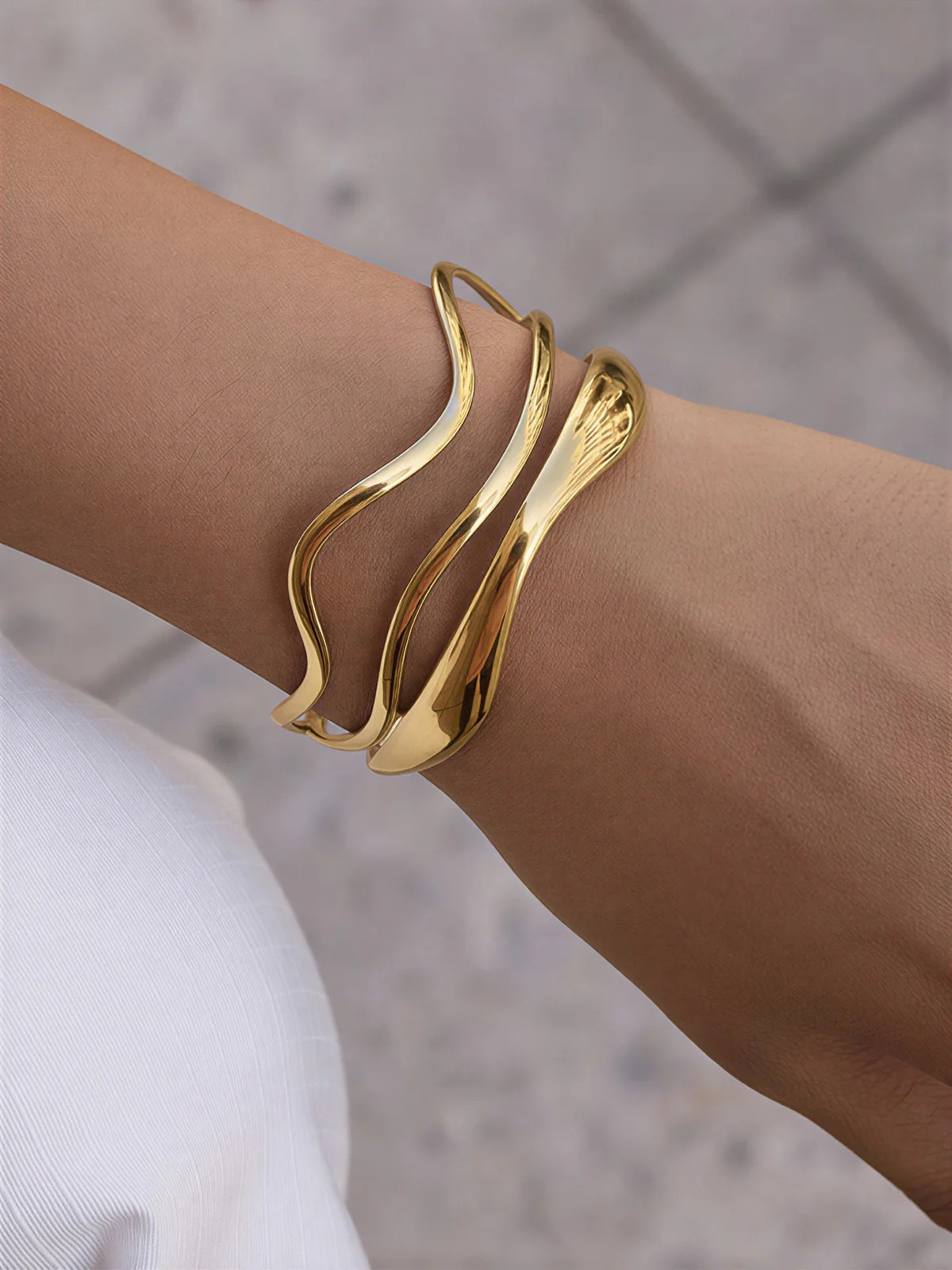 Irregular Wavy Open Cuff Bangle | Commense
