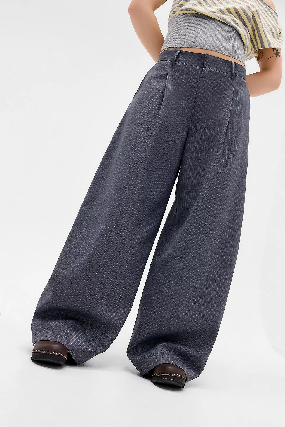 UO Noa Cocoon Trousers | Urban Outfitters UK