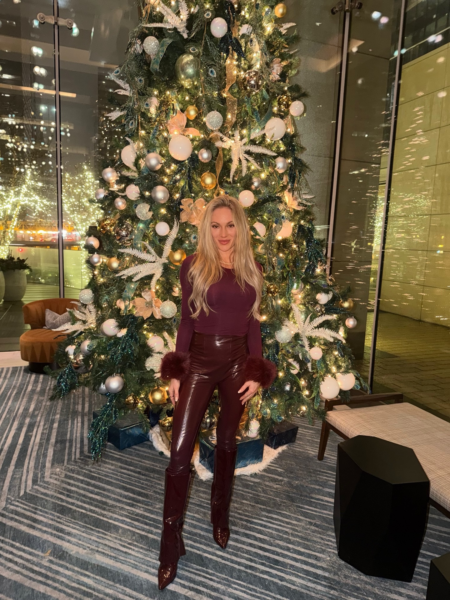 When in doubt, wear all burgundy
Classic. Elevated. Always a yes!
Shop the look on LTK and Amazon🤍

#BurgundyStyle
#MonochromeLook
#HolidayOutfit
#WinterStyle
#chicstyle