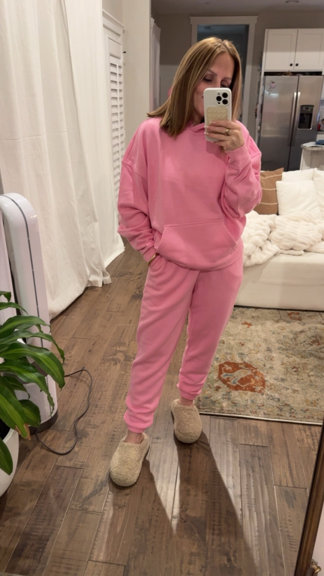 50% of their proceeds goes to Susan G Komen Foundation! It’s true to size, I’m wearing a small and it’s super soft 🩷🩷

Nuuds, nuud, pink, breast cancer awareness month, sweatshirt, hoodie, sweatpants 

#LTKFitness #LTKActive #LTKHome