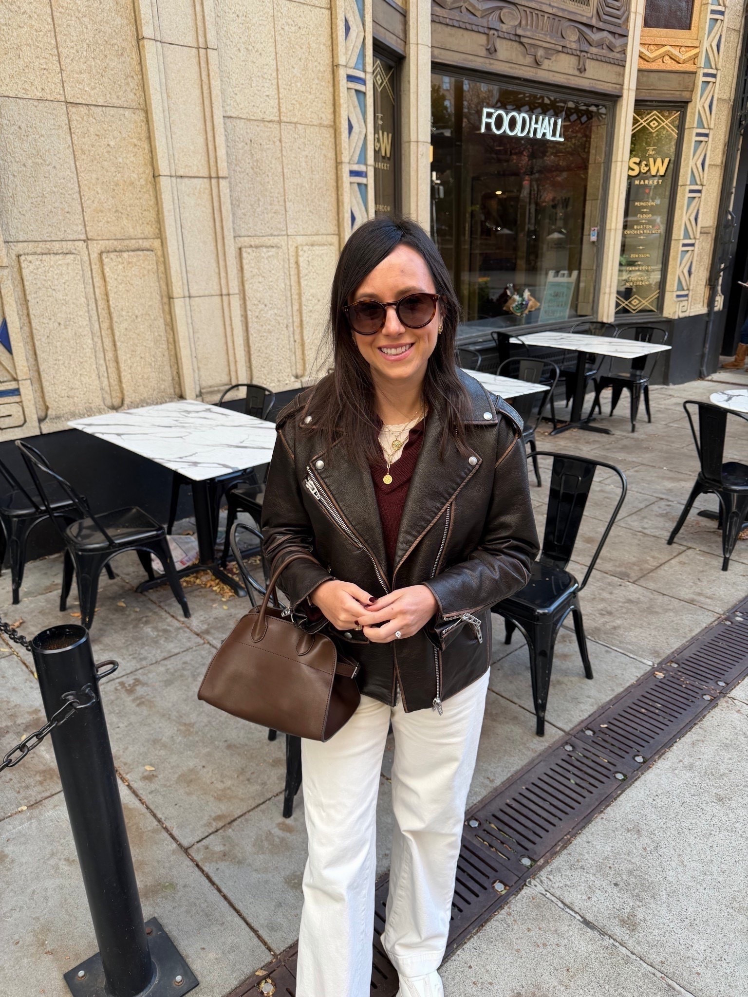 This burgundy sweater is the perfect fall color!!



#LTKFindsUnder100 #LTKSeasonal #LTKootd