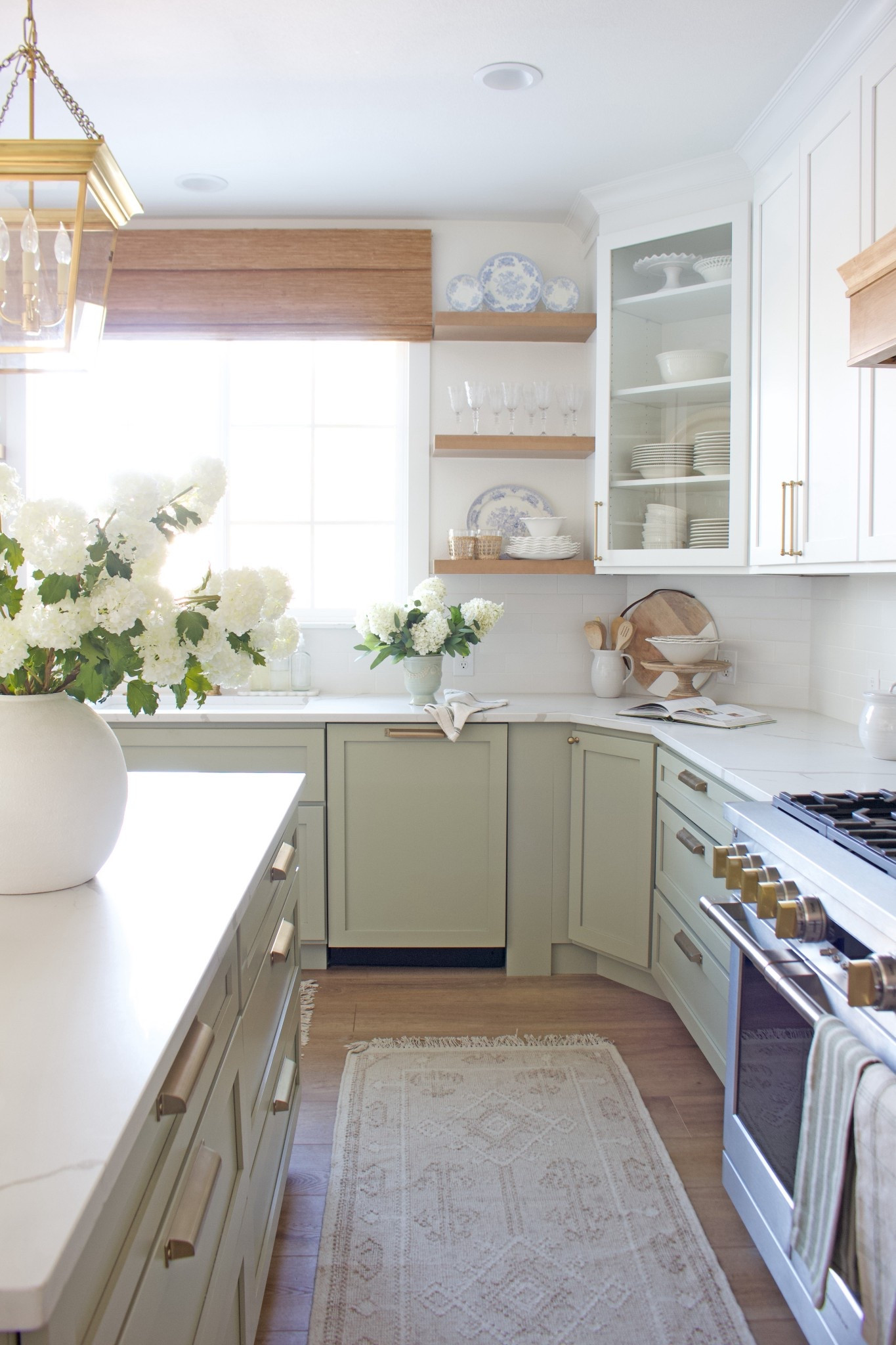 Kitchen details 💚 barstools & runner on SALE!

#LTKSaleAlert #LTKHome