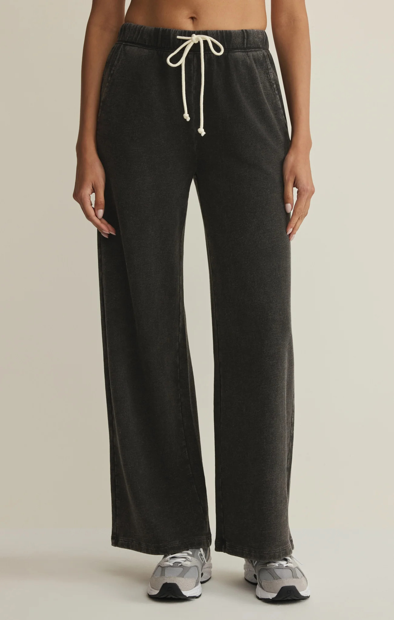 Z SUPPLY Women's Hunter Knit Denim Pant, Vintage Black, Extra Small | Z Supply