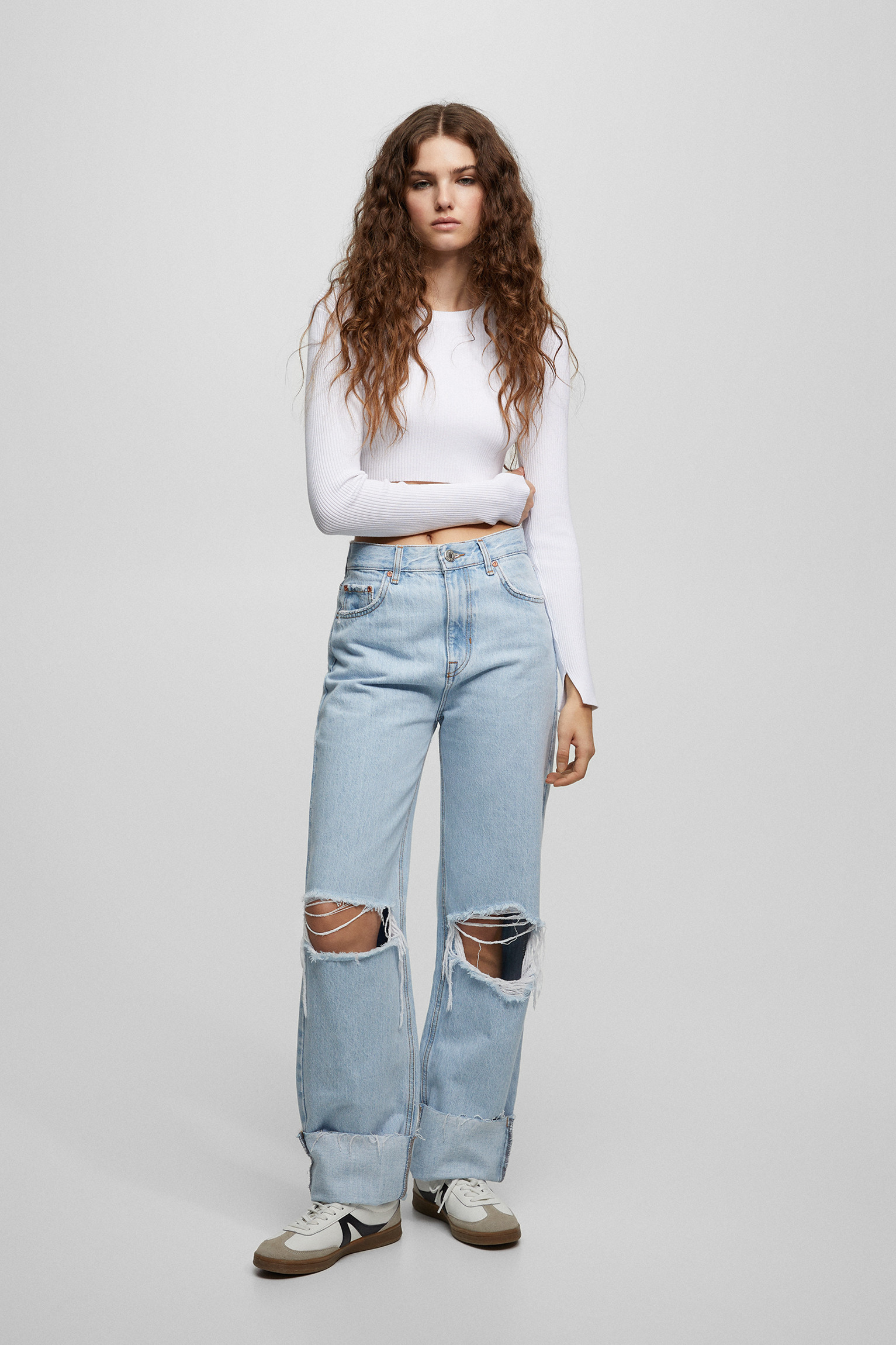 Ripped straight fit jeans | PULL and BEAR UK