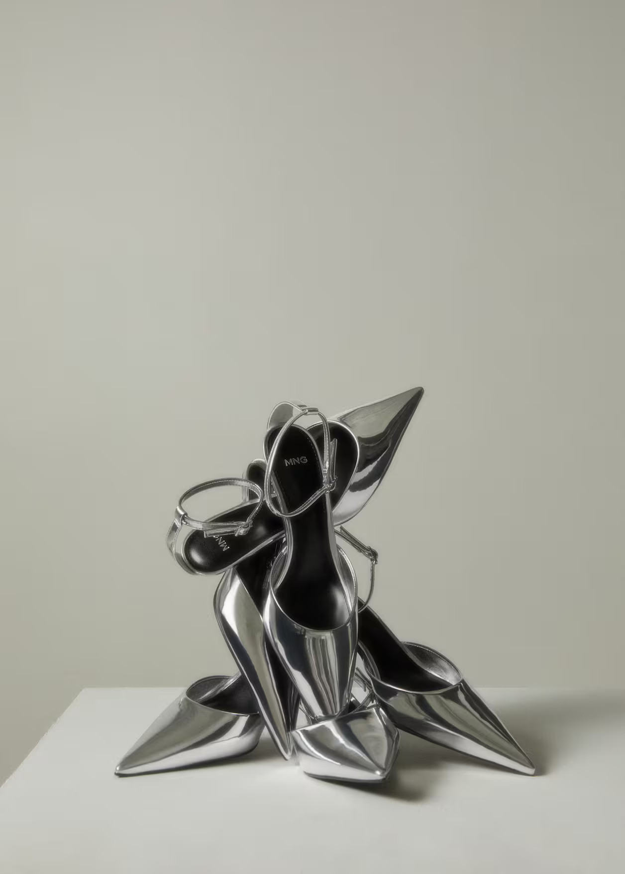 Metallic heel shoes -  Women | Mango USA | MANGO (US)