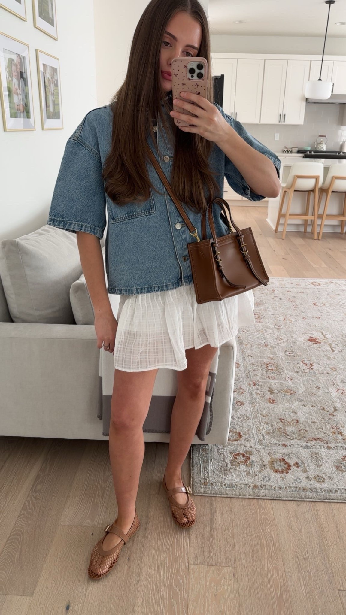 bag is Zara 
shorts are old American Eaglee

#LTKFindsUnder50 #LTKFindsUnder100