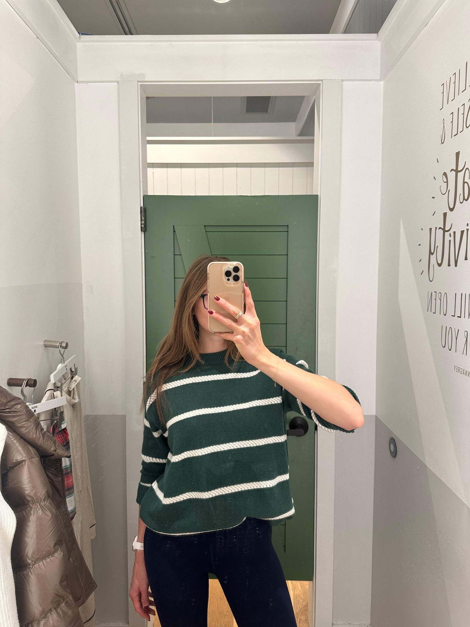 Oversized sweaters are a must this winter 

#LTKSeasonal #LTKFindsUnder50 #LTKHoliday