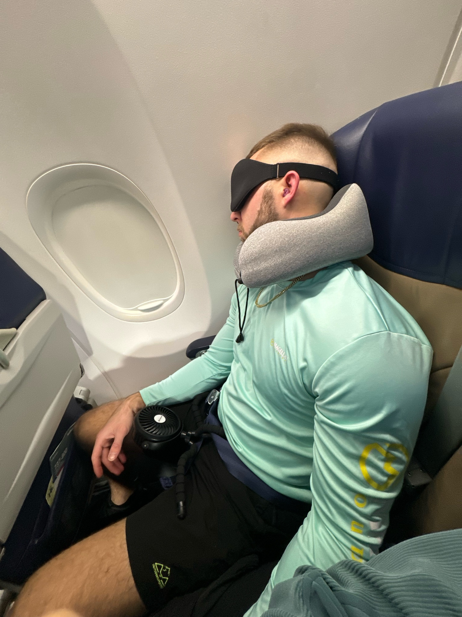 Neck pillow & Travel Fan 

#travel #travelnecessities #plane