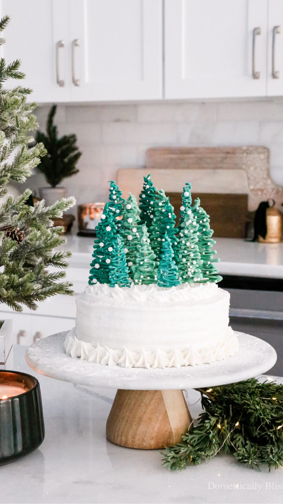 These Christmas Tree Cake Toppers, made with wafer melts, are a fun and easy way to top your Christmas cakes this holiday season.

See details:
https://domesticallyblissful.com/christmas-tree-cake-toppers/

🔗 Join our newsletter: https://domesticallyblissful.com/newsletter/ 

#LTKHome #LTKHoliday #LTKSeasonal