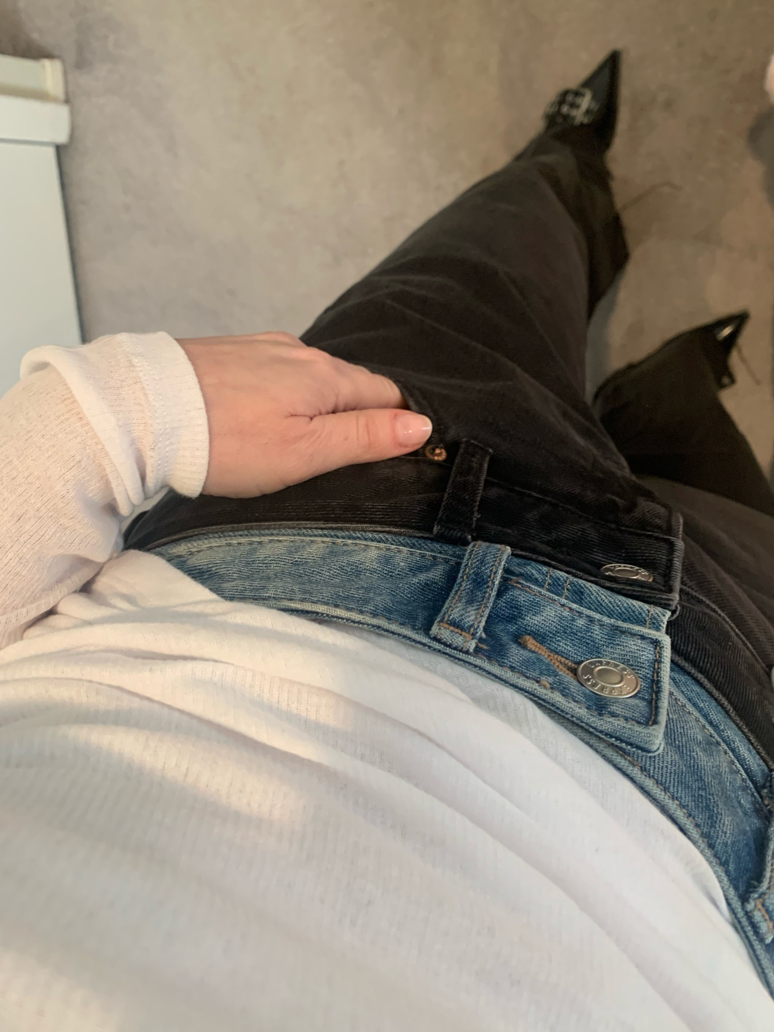 Double waisted jeans 

#LTKstyletip #LTKfindsunder100