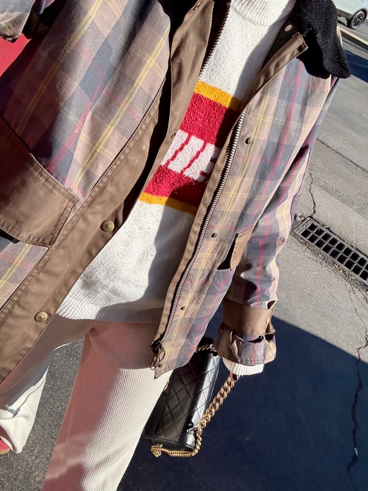 Running errands, ready for the Chiefs game later! ❤️🏈💛