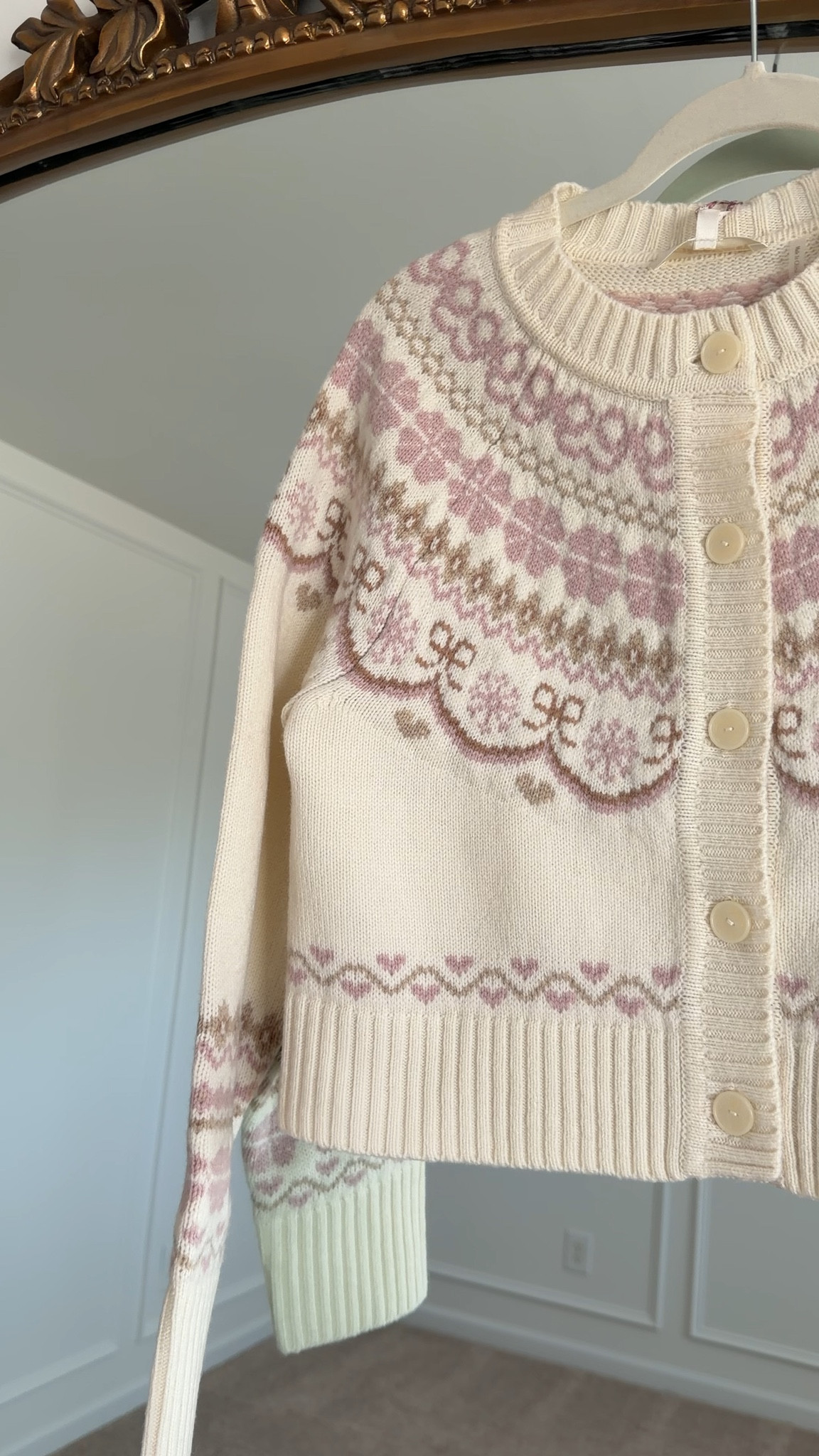 I just adore this girly sweater! I sized up to a medium 

#LTKHoliday