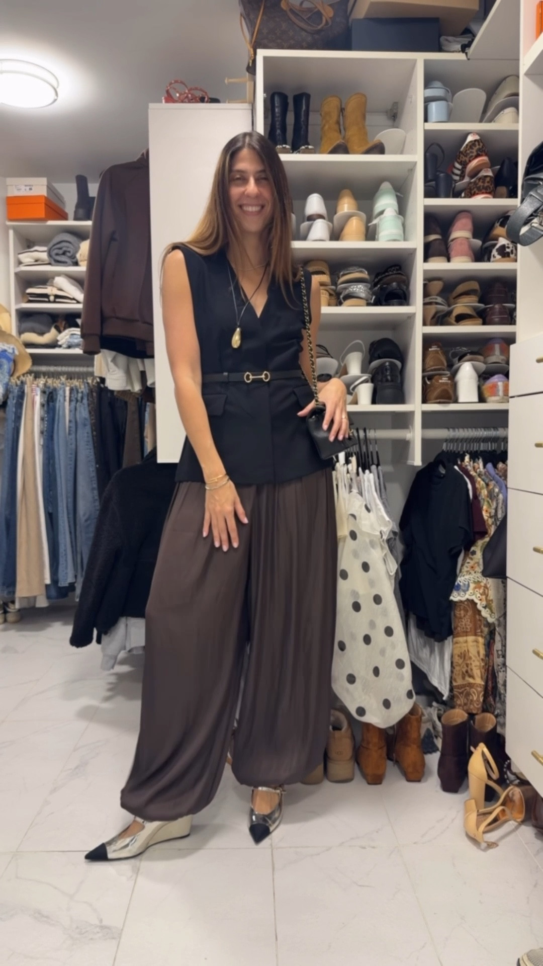 Under $100 for the whole look ✨
Pants + vest + necklace = H&M win
(shoes & bag not included)